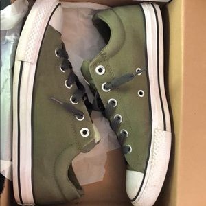 Converse unisex size 6